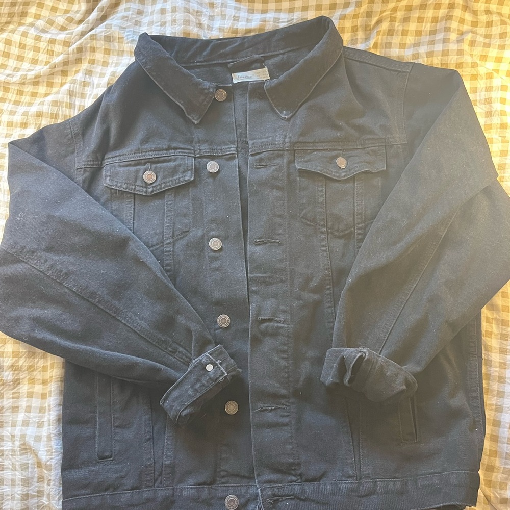 Stylish Black Denim Jacket for Women